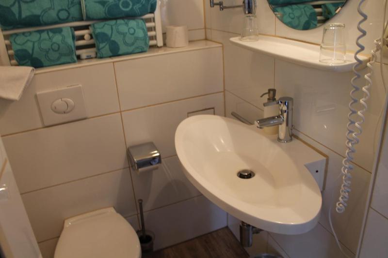 Quadruple Room image 3