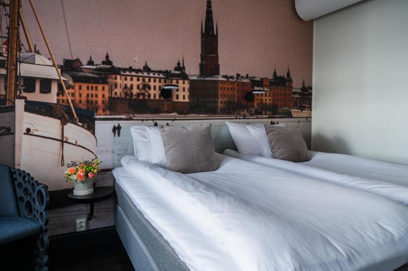 Standard Twin Room image 1