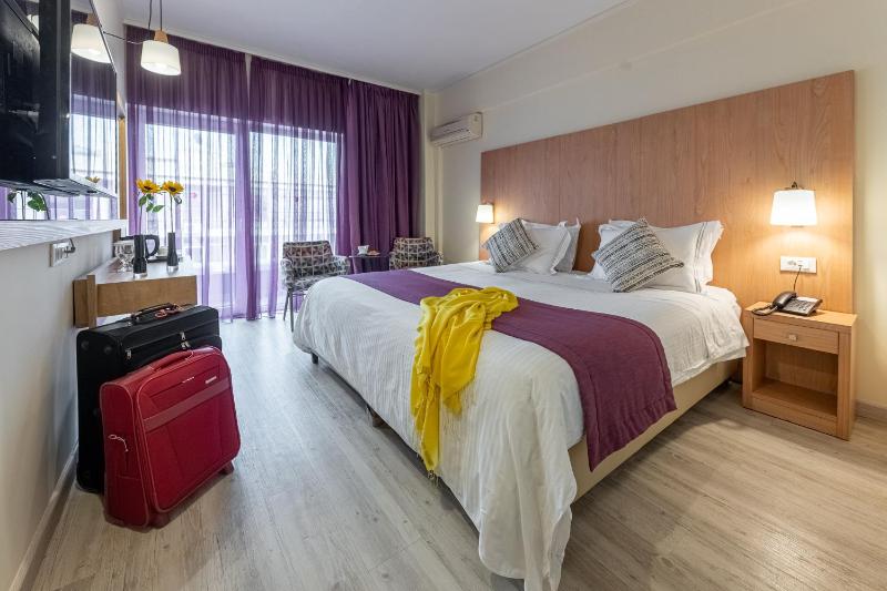 Superior Double or Twin Room image 4