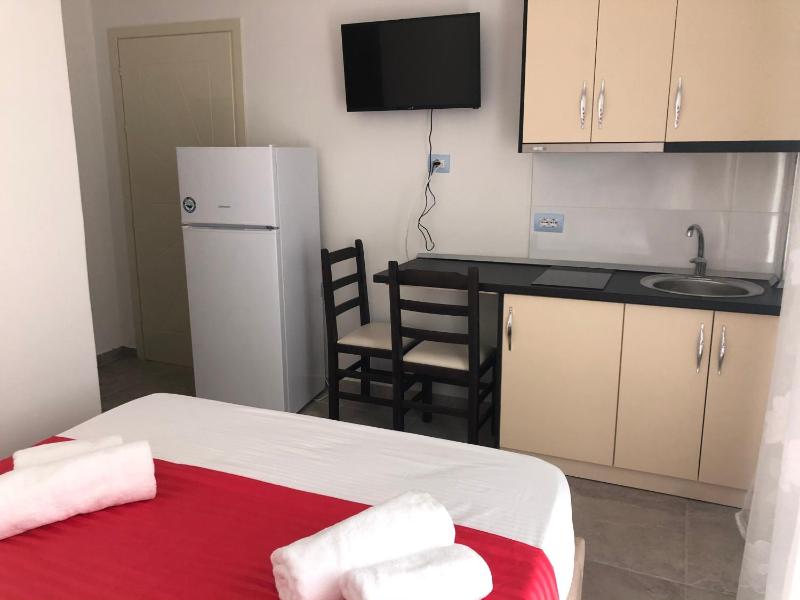 Elton Tafa guesthouse - image 14