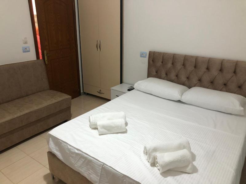 Elton Tafa guesthouse - image 4
