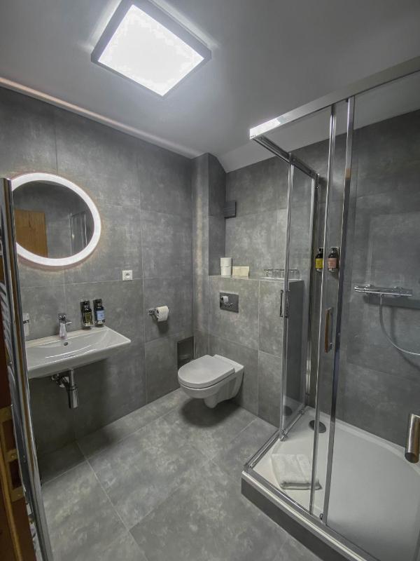 Standard Family Room image 4