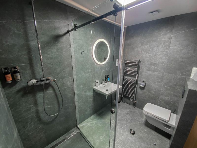 One-Bedroom Apartment (4 Adults) image 2