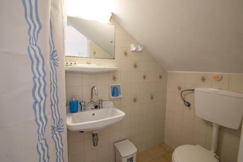 Quadruple Room with Balcony image 1
