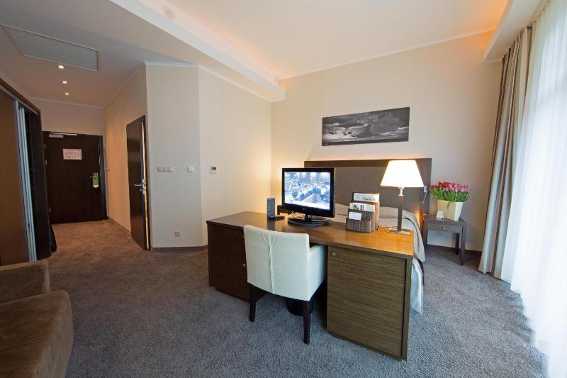 Plus Double Room image 3