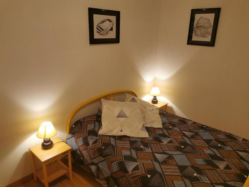 Two-Bedroom House image 4
