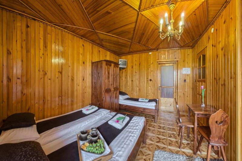 Triple Room with Balcony image 1