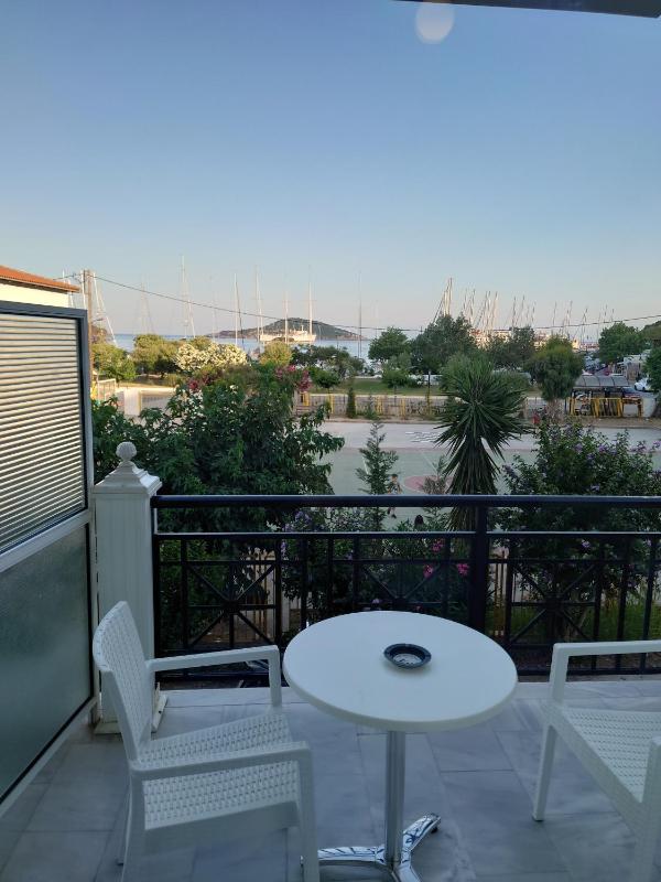 Double or Twin Room with Sea View image 4