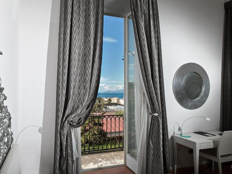 Double Room image 1
