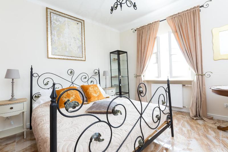 Deluxe Apartment image 2