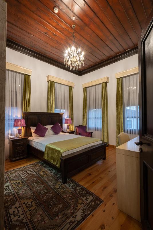 Deluxe Room image 1