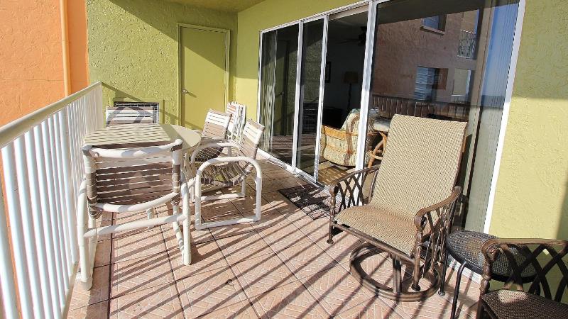 Apartment with Sea View image 3
