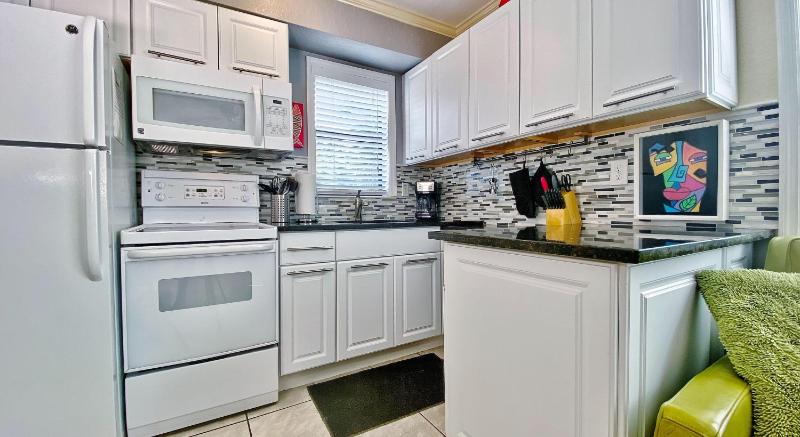 One-Bedroom Apartment image 2
