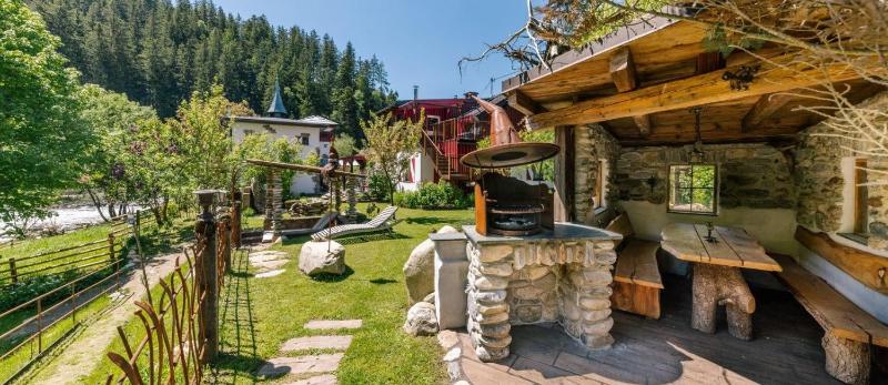 Three-Bedroom Chalet image 3