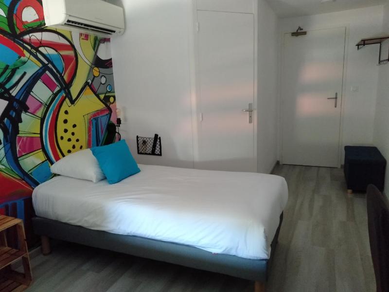 Standard Single Room image 2