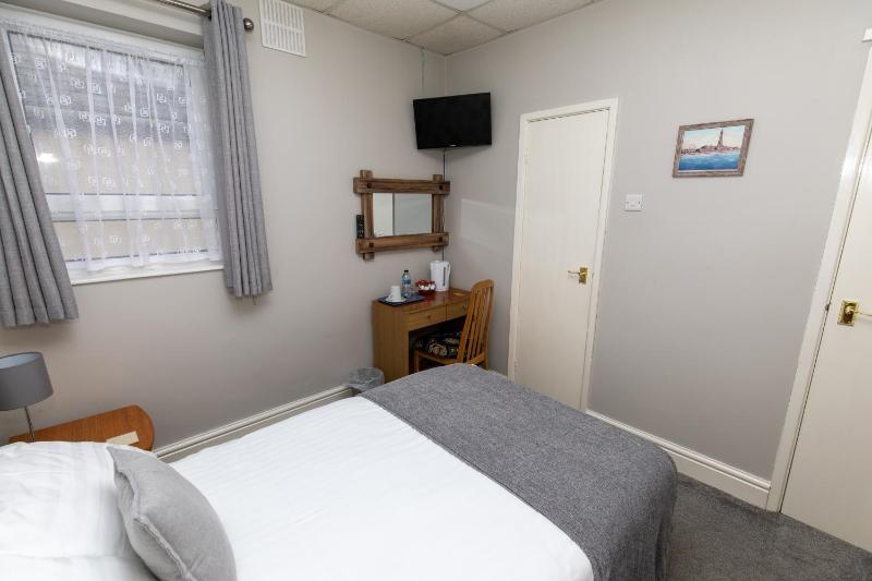 Standard Single Room with Shower image 3