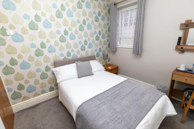 Standard Single Room with Shower image 4