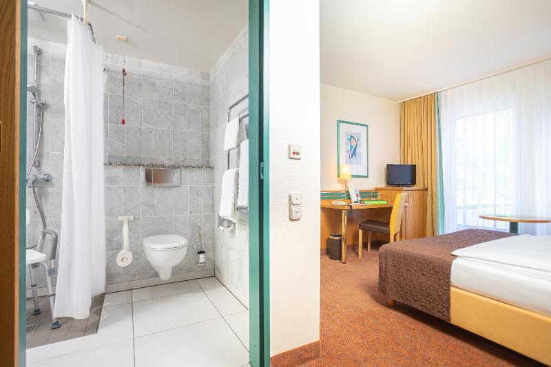 Standard Single Room image 3