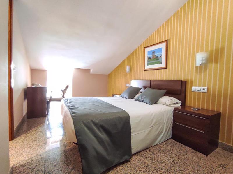 Interior Economy Double Room image 4