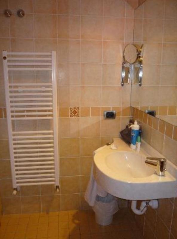 Small Double or Twin Room image 2