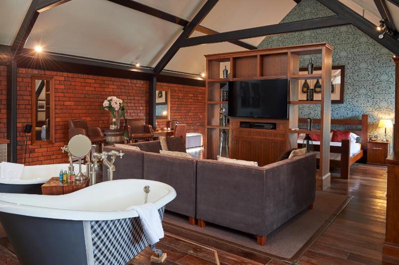  Signature Suite image 1