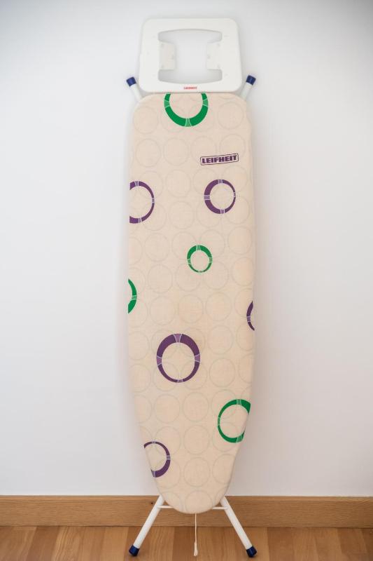 Deluxe Two-Bedroom Apartment image 4