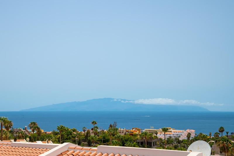 Apartment with Sea View image 2