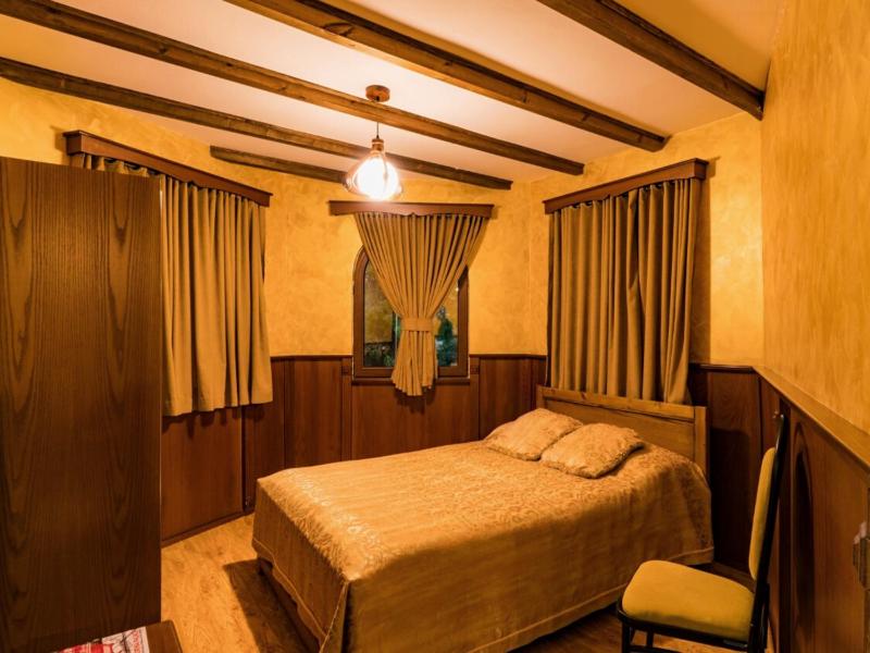 Deluxe Double Room image 2