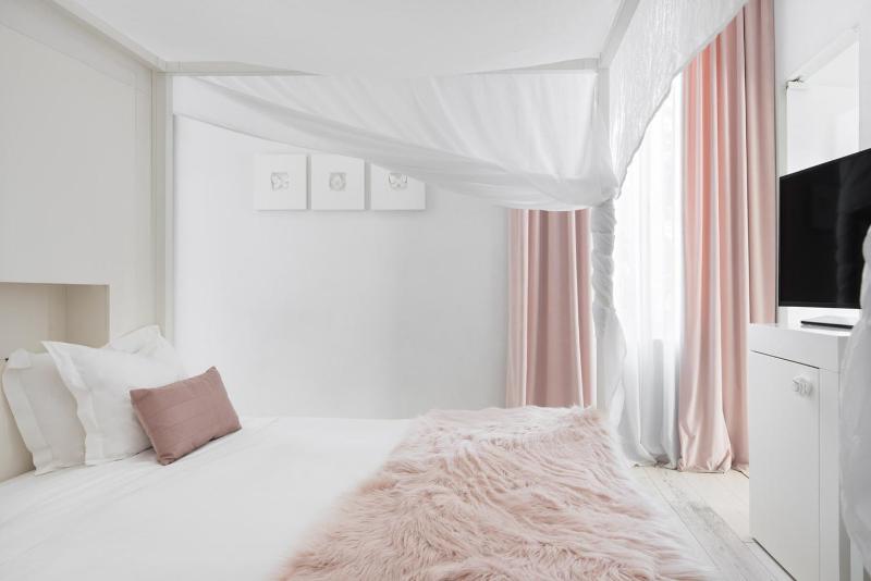 Exclusive Double Room with Balcony image 1