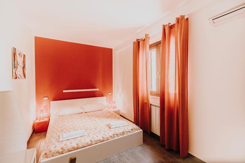 Double Room image 4