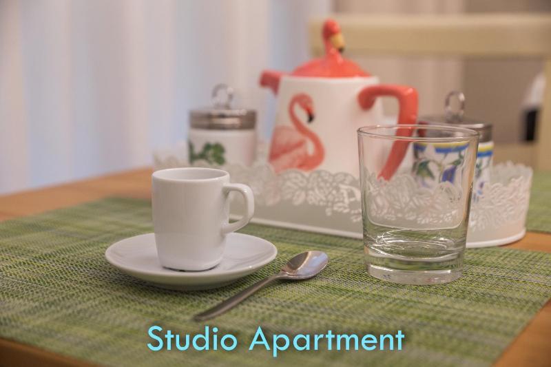 Studio Apartment image 2