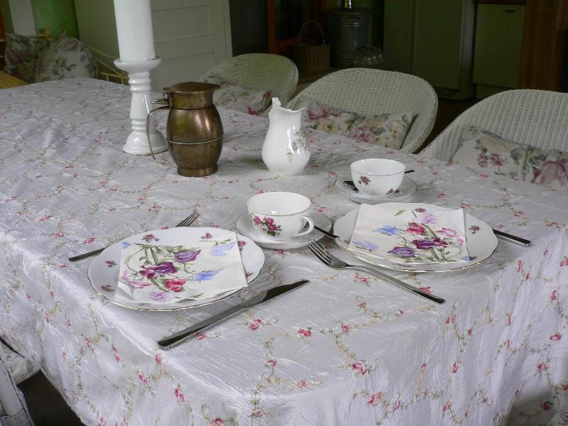 One-Bedroom Apartment image 1