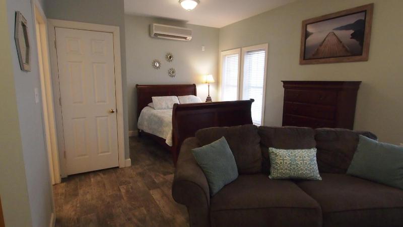 One-Bedroom Apartment image 1