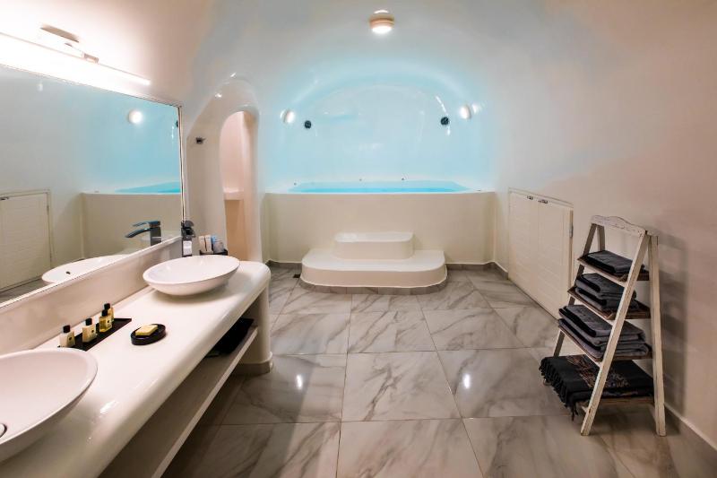 Santorini Delux - image 1