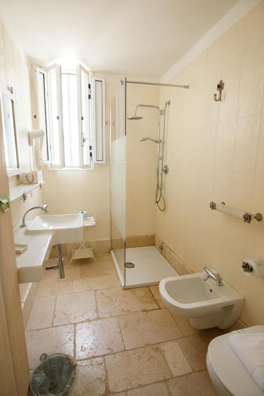 Standard Double Room image 2