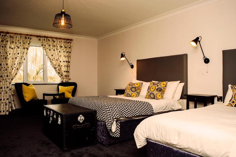Twin Room image 1