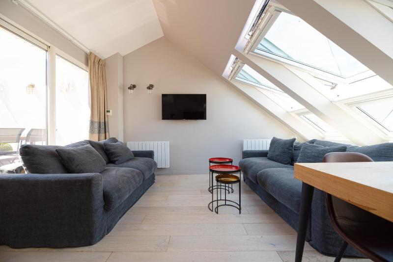 Apartment with Terrace image 4