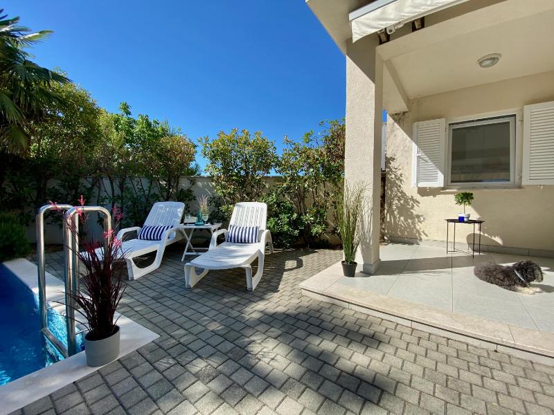 Private pool and Mediterranean garden apt Mia - image 13