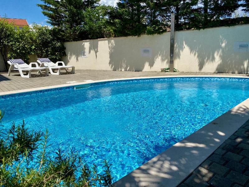 Private pool and Mediterranean garden apt Mia - image 24
