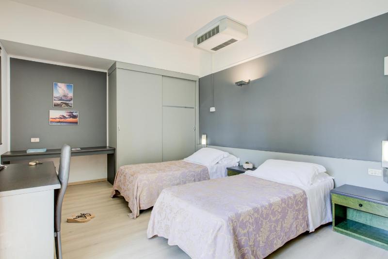 Superior Quadruple Room image 1