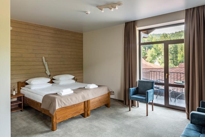 Double Room with Balcony image 3
