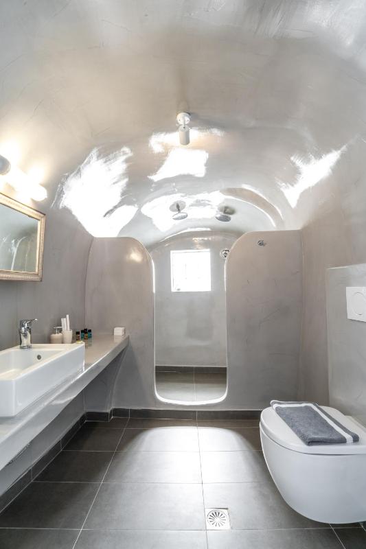 Four-Bedroom House image 3