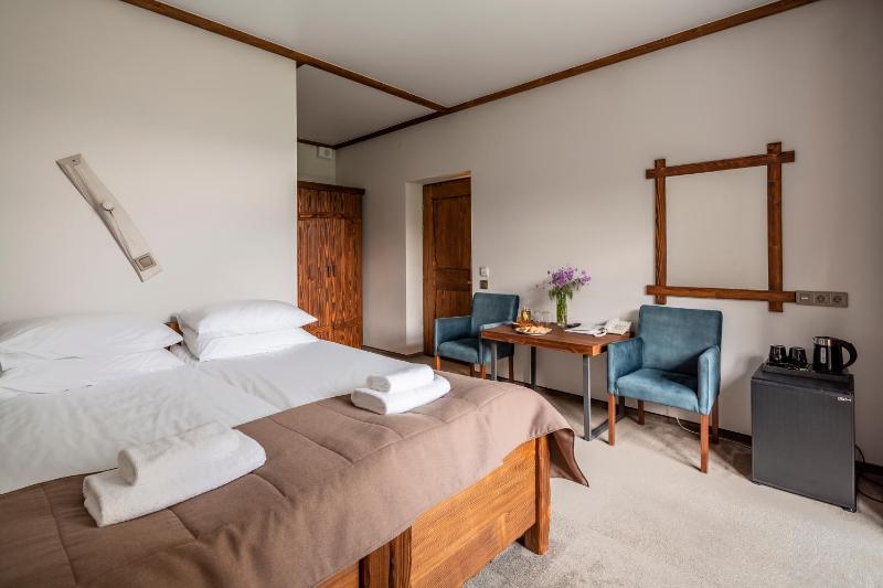 Standard Double Room image 3