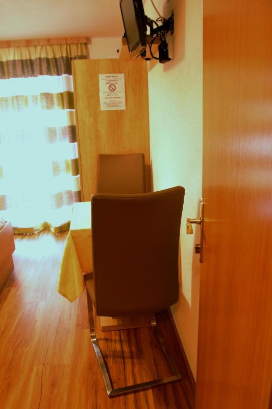 Double Room with Private Bathroom image 3