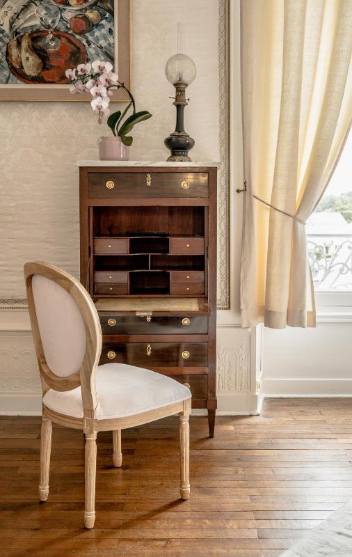 Deluxe King Suite image 4