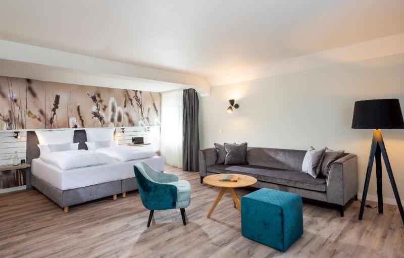 Deluxe Double Room image 2