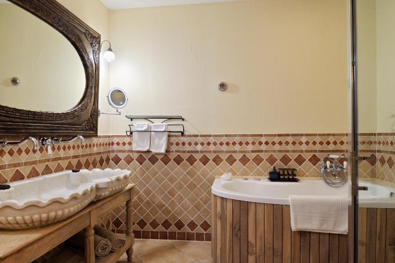 Junior Suite with Sea View and Balcony or Terrace image 1