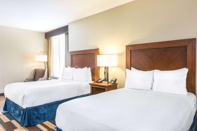 Double Room with Two Double Beds - Non-Smoking image 3