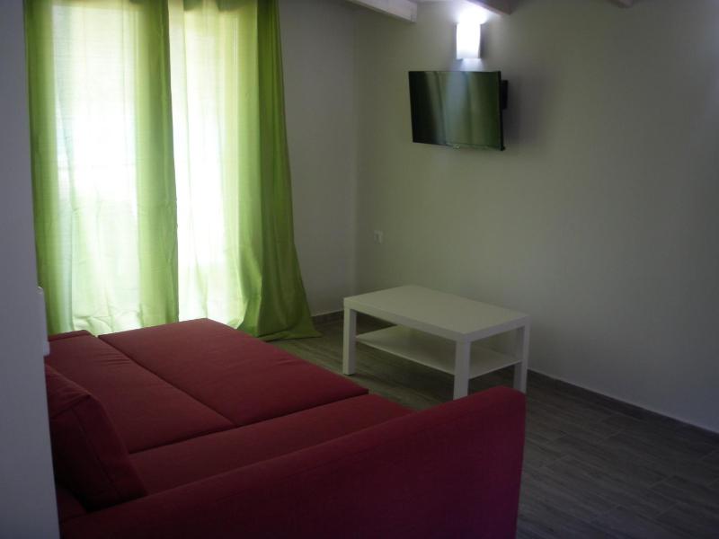 One-Bedroom Apartment with Sea View - Upper Floor image 2