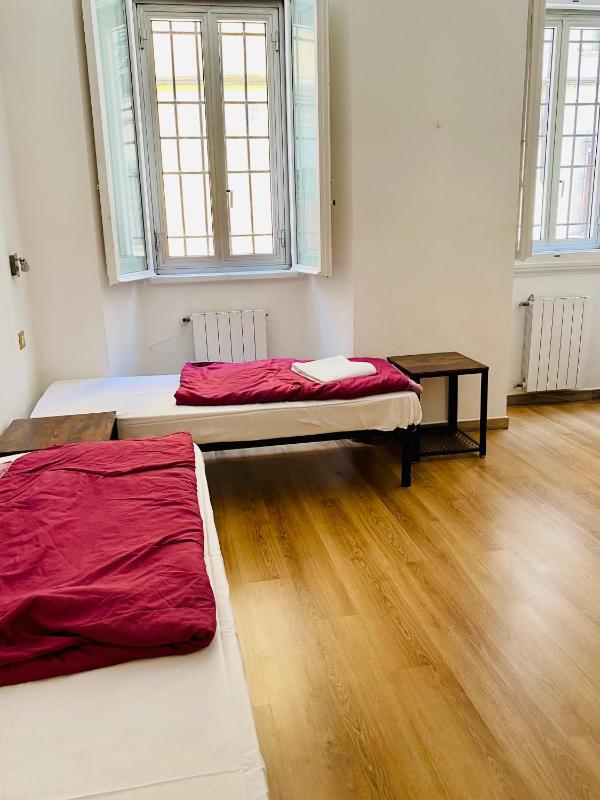 Single Bed in 4-Bed Dormitory Room image 3